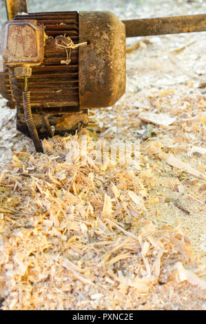 Flocons de copeaux de bois et sciure ou fibre utilisés comme matières premières dans la fabrication de granulés de bois. .Pour votre conception Banque D'Images