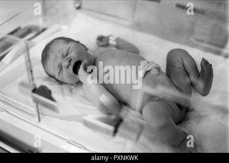 Archives années 90 : Donner naissance à l'hôpital Hôtel-Dieu, Lyon, France Banque D'Images