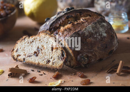 Il grapre sur pain sucré traditionnel italien composition rustis Banque D'Images