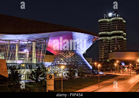 Deutschland, Bayern, BMW Welt à Munich bei nacht, Allemagne, Bavière, BMW Welt à Munich dans la nuit, Munich, BMW, monde, welt, architecture, auto, autom Banque D'Images