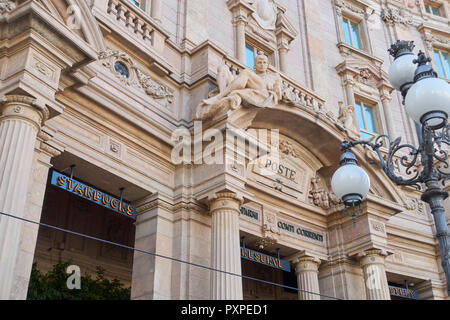 Nouveau Starbucks coffee store à Milan, Italie. Banque D'Images