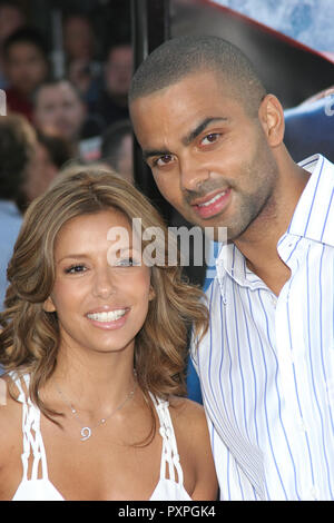 Eva Longoria, Tony Parker 06/21/06 Superman Returns @ Mann Village Theatre, Westwood photo par Jan Matsuda/HNW / PictureLux (21 juin 2006) Dossier de référence #  33687 HNWPLX 264 Banque D'Images