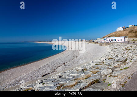 Donnant sur l'anse de Chesil sur l'Île de Portland Dorset England UK Europe Banque D'Images