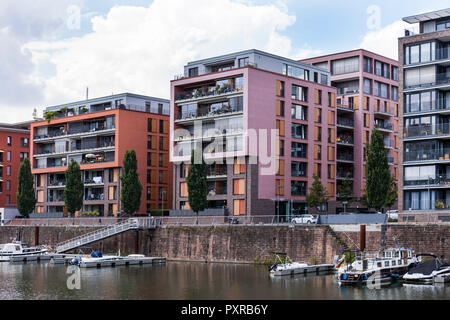 Allemagne, Hesse, Francfort, Westhafen, maisons d'habitation modernes Banque D'Images