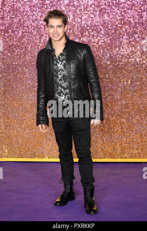 Londres, Royaume-Uni. 23 octobre 2018. AJ Pritchard arrive pour la première mondiale du film 'Bohemian Rhapsody' à l'ETI à Wembley Arena. Crédit : Stephen Chung / Alamy Live News Banque D'Images