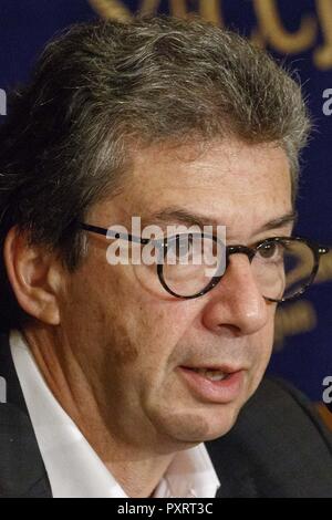 André Calantzopoulos, PDG de Philip Morris International Inc., parle ...