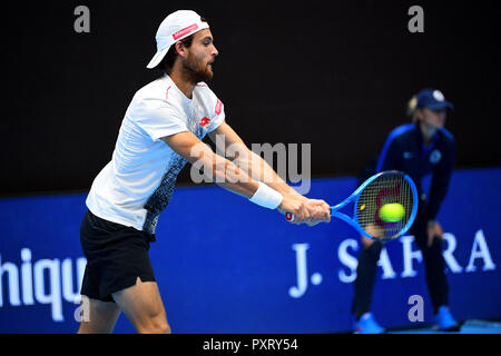 St Jakobshalle, Bâle, Suisse. 24 Oct, 2018. ATP World Tour, tennis intérieur suisse ; Joao Sousa (POR) en action contre Roberto Bautista Agut (ESP) au premier tour : Action Crédit Plus Sport/Alamy Live News Banque D'Images