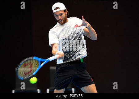 St Jakobshalle, Bâle, Suisse. 24 Oct, 2018. ATP World Tour, tennis intérieur suisse ; Joao Sousa (POR) en action contre Roberto Bautista Agut (ESP) au premier tour : Action Crédit Plus Sport/Alamy Live News Banque D'Images