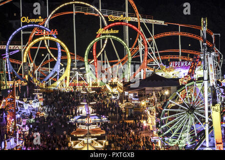 Blick auf die Wiesn, Münchner Oktoberfest, Bayern, Deutschland Banque D'Images