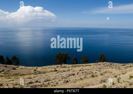 Lac Titicaca vu de l'île de Taquile au Pérou Banque D'Images