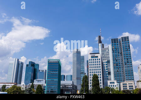 Allemagne, Hesse, Francfort, vue sur la ville avec des immeubles de grande hauteur Banque D'Images