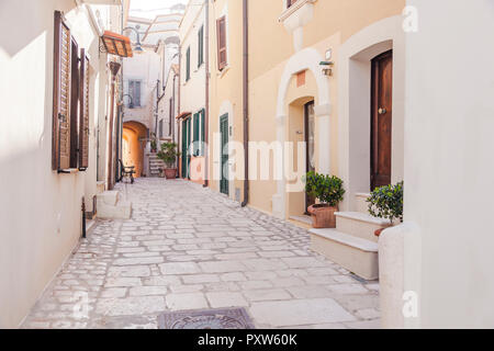 L'Italie, Molise, Campobasso, vieille ville, ruelle vide Banque D'Images