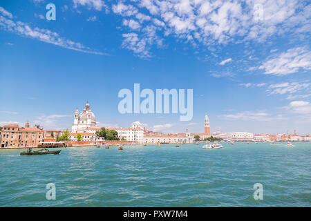 L'Italie, Venise, paysage urbain vu de la lagune Banque D'Images