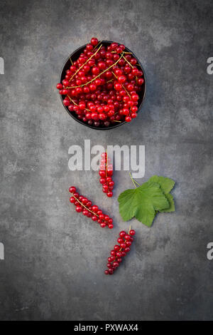 Bol de groseilles rouges Banque D'Images