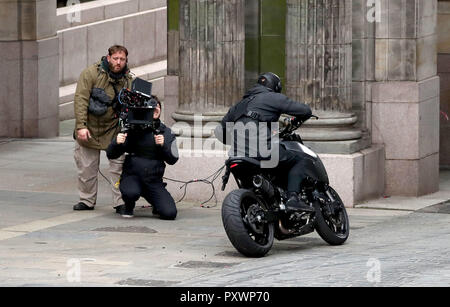 Le tournage d'une scène de poursuite de voiture impliquant une voiture de sport McLaren et les motos se déroule dans le centre-ville de Glasgow, pour un nouveau Fast and Furious film de la franchise. Banque D'Images