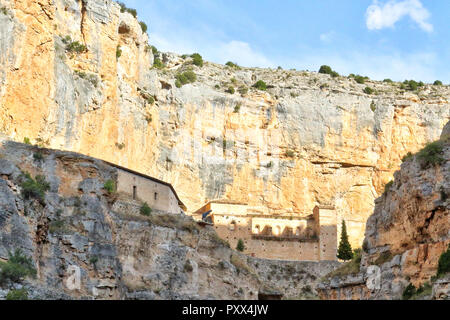 Le Sanctuaire Notre Dame de Jaraba dans le Barranco de la Hoz Seca (canyon souillent sec Gully) dans la région de l'Aragon, en Espagne, au cours d'une journée ensoleillée Banque D'Images