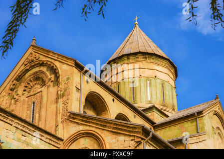 Vue sur le monastère de murs Svetitskhoveli en Géorgie, Mtskheta Banque D'Images