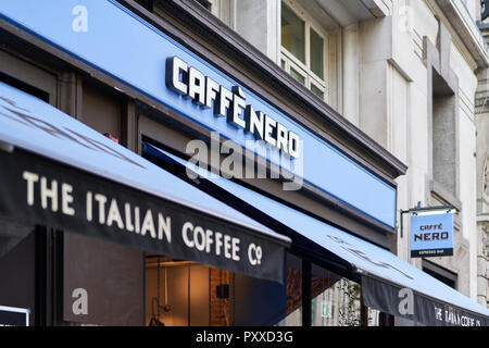Caffè nero Café. Store Front Banque D'Images