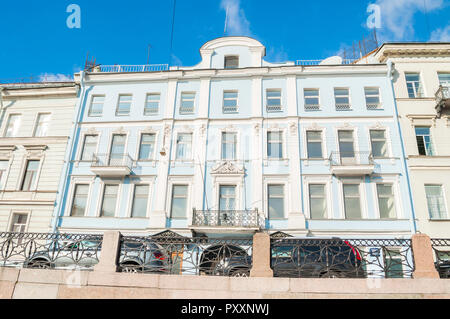 ST PETERSBURG, RUSSIE - 3 octobre 2016. Bâtiment historique au de la rivière Moïka à Saint-Pétersbourg, en Russie. Il a été construit en 1858 Banque D'Images