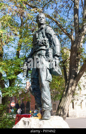 Les Gardes irlandais statue, Sheet Street, Windsor, Berkshire, Angleterre, Royaume-Uni Banque D'Images