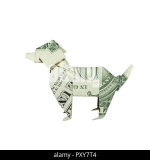 Origami argent chien côté gauche de profil plié avec du vrai One Dollar Bill isolé sur fond blanc Banque D'Images