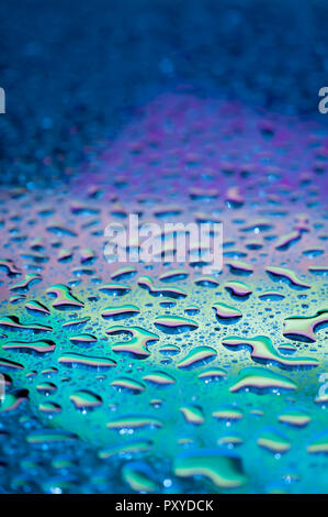 Cool fond abstrait aux couleurs de gouttelettes d'eau. Banque D'Images