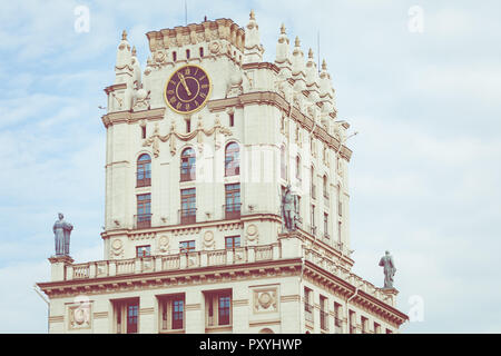 Vue détaillée de la Portes de Minsk. L'héritage soviétique. Célèbre Monument. Place de la gare. Minsk. Le Bélarus. Banque D'Images