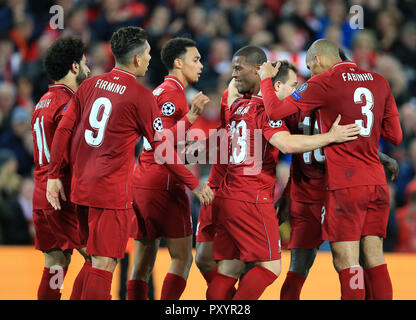 Anfield, Liverpool, Royaume-Uni. 24 Oct, 2018. Ligue des Champions de football, Liverpool contre l'étoile rouge de Belgrade, le joueurs Liverpool célébrer Mohamed Salah a pour objectif : de Crédit Plus Sport Action/Alamy Live News Banque D'Images