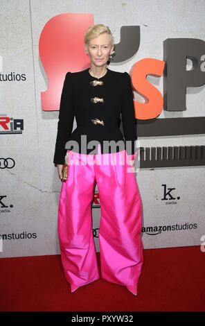 Los Angeles, CA, USA. 24 Oct, 2018. Tilda Swinton au Los Angeles Premiere de Suspiria au Arclight Cinerama Dome d'Hollywood le 24 octobre 2018 à Los Angeles, Californie. Credit : Faye Sadou/media/Alamy Punch Live News Banque D'Images