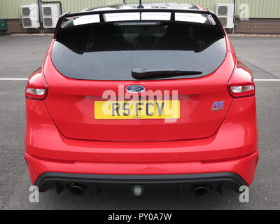 Ford Focus RS mk3 en édition limitée rouge sur afficher sur l'interface RS OWNERS CLUB journée nationale au circuit de Donnington Park - montrant l'arrière de la voiture Banque D'Images