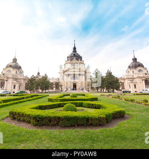 Les thermes de Szechenyi, spa et piscine à Budapest, Hongrie Banque D'Images