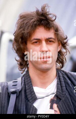 Bob Geldof. Un ancien membre de the Boomtown Rats et organisateur du Live Aid en 1985 qui a soulevé £40m pour la lutte contre la famine en Afrique est actuellement la promotion de sa nouvelle entreprise de faire l'histoire de la pauvreté dans le monde intitulé Live8. L'événement aura lieu à Hyde Park le 2 juillet 2002. De nombreux grands groupes et artistes comme Coldplay et Elton John sont déjà à y assister. Photographié ici au début des années 80. Ref : CMT11-17-070605 / MediaPunch historique de crédit : Banque D'Images