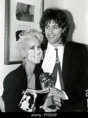 Bob Geldof et de Paula Yates. Geldof, est un ancien membre de the Boomtown Rats et organisateur du Live Aid en 1985 qui a soulevé £40m pour la lutte contre la famine en Afrique est actuellement la promotion de sa nouvelle entreprise de faire l'histoire de la pauvreté dans le monde intitulé Live8. L'événement aura lieu à Hyde Park le 2 juillet 2002. De nombreux grands groupes et artistes comme Coldplay et Elton John sont déjà à y assister. L'on voit ici dans la fin des années 80. / MediaPunch historique de crédit : Banque D'Images