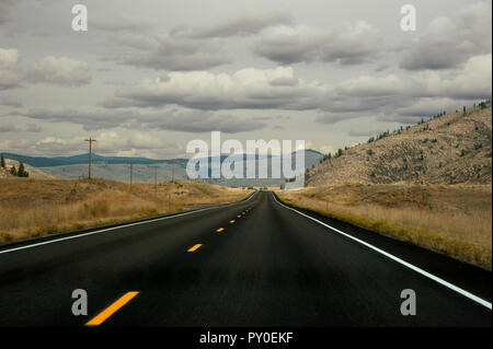 Route ouverte dans le Montana, USA Banque D'Images