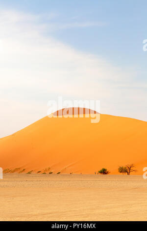 Dune 45 une dune de sable bien connu dans le désert du Namib, Namibie Sossusvlei, Afrique du Sud Banque D'Images