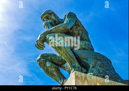 France Paris, "Le Penseur" sculptures d'août Rodi dans le musée Rodin Banque D'Images