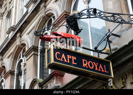 Enseigne à l'extérieur célèbre Café Royal à Édimbourg, Écosse, Royaume-Uni Banque D'Images