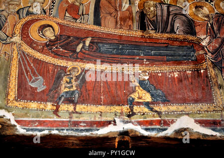 La Dormition de la Vierge Marie, vue de fresque de l'ancienne église de Saint Athanasios (1614) à Tsaritsani, Elassona, Grèce Banque D'Images