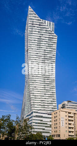 Vue sur le 192 mètres de haut, 52 étages 1010 WIEN 44 gratte-ciel résidentiel dans le centre de Varsovie, Pologne Banque D'Images