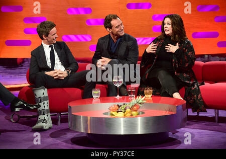 (De gauche à droite) Eddie Redmayne, Jude Law et Melissa McCarthy pendant le tournage de The Graham Norton Show à BBC Television Centre 6 Studioworks, Wood Lane, Londres, pour être diffusé sur BBC One le vendredi. Banque D'Images