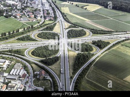 Autobahnkreuz Stuttgart-Zuffenhausen, Bade-Wurtemberg, Luftaufnahme Banque D'Images