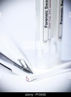 Analyser l'ADN Forensische Banque D'Images