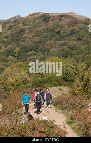 Les promeneurs sur les collines de Malvern, Worcestershire, Angleterre, RU Banque D'Images