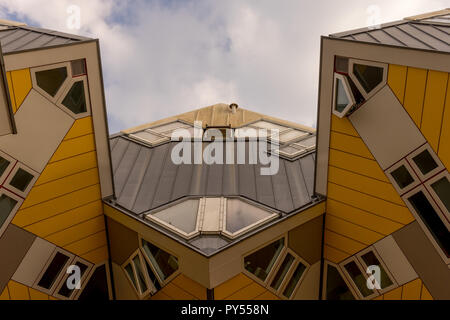 Rotterdam, Pays-Bas - 27 mai : les maisons cubiques (Kubuswoningen) à Rotterdam le 27 mai 2017. L'architecte néerlandais Piet Blom conçu Rotterdam's Cube Hou Banque D'Images