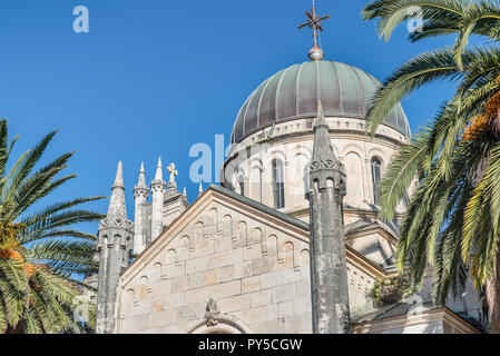 Église orthodoxe de l'Archange Michael dans la vieille ville de Herceg Novi, Monténégro Banque D'Images