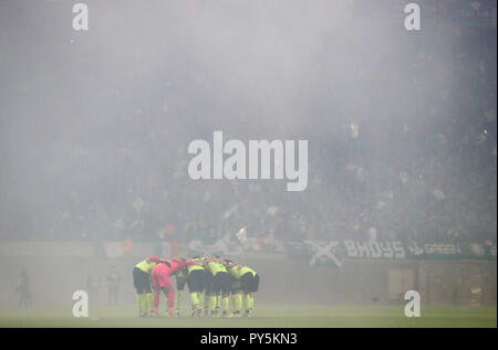 Leipzig, Allemagne. 25 octobre, 2018. Football : Ligue Europa, Groupe étape, Journée 3 : RB Leipzig - Celtic Glasgow dans la Red Bull Arena Leipzig. Les joueurs de Glasgow se préparent pour le jeu. Crédit : Jan Woitas/dpa-Zentralbild/dpa/Alamy Live News Banque D'Images