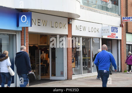 Worthing West Sussex Views & magasins de détail - Nouveau look fashion store rue Montague Banque D'Images