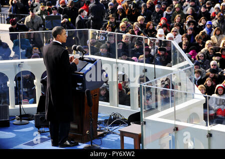 Le président Barack Obama donne son discours d'après avoir prêté serment à Washington, D.C., le 20 janvier 2009. DoD photo par le conseiller-maître Sgt. Meneguin Thomas, U.S. Air Force