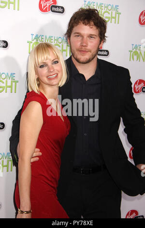 Anna Faris, Chris Pratt 03/02/2011 'Take me Home Tonight' Premiere @ Regal Cinemas L.A. Stade Live 14, Los Angeles Photo de Megumi Torii/HNW / PictureLux (2 mars 2011) Banque D'Images