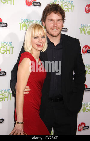 Anna Faris, Chris Pratt 03/02/2011 'Take me Home Tonight' Premiere @ Regal Cinemas L.A. Stade Live 14, Los Angeles Photo de Megumi Torii/HNW / PictureLux (2 mars 2011) Banque D'Images